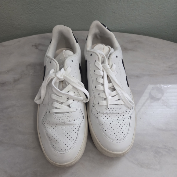 Veja White and Black Lace Up Sneakers - Picture 2 of 7